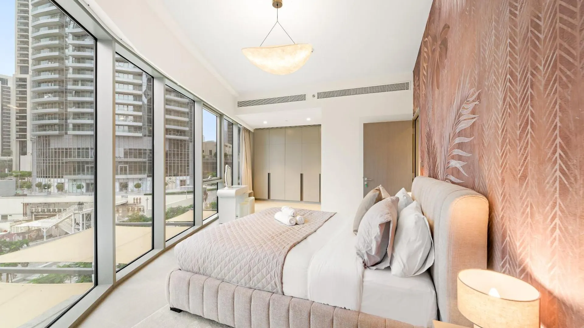 Apartamento Panoramic 2Br With Pool & Burj View Next To Mall Dubai